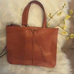 A Bellucci genuine leather handbag